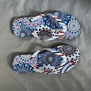 Vera Bradley size 6 flip flop